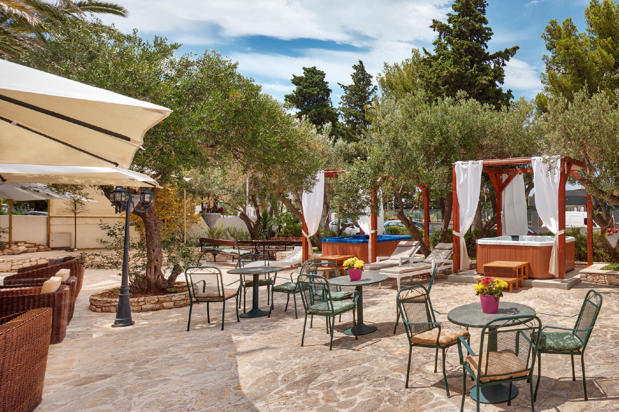 Hotel Villa Adriatica - Adults Only Supetar Exterior photo