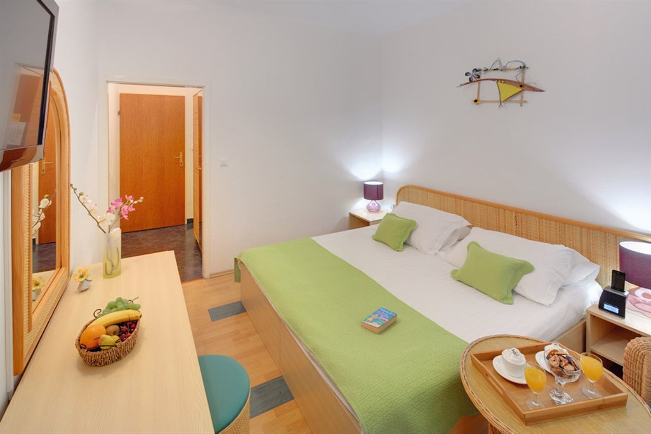 Hotel Villa Adriatica - Adults Only Supetar Exterior photo